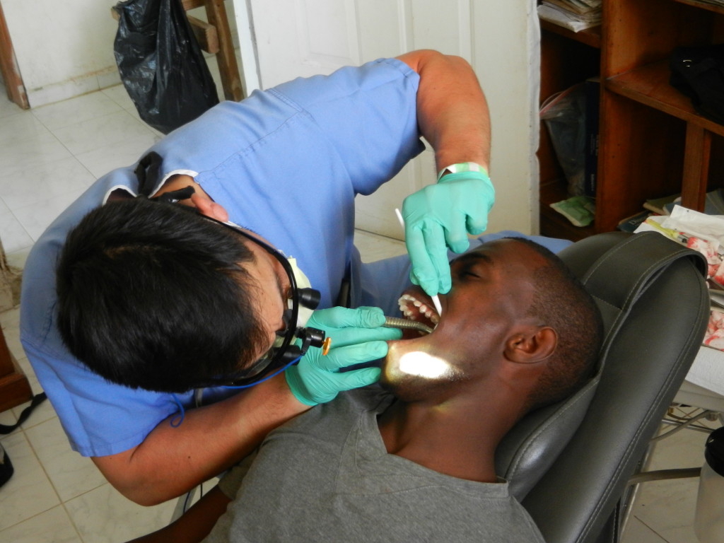 Dental clinic in Haiti with H3Missions